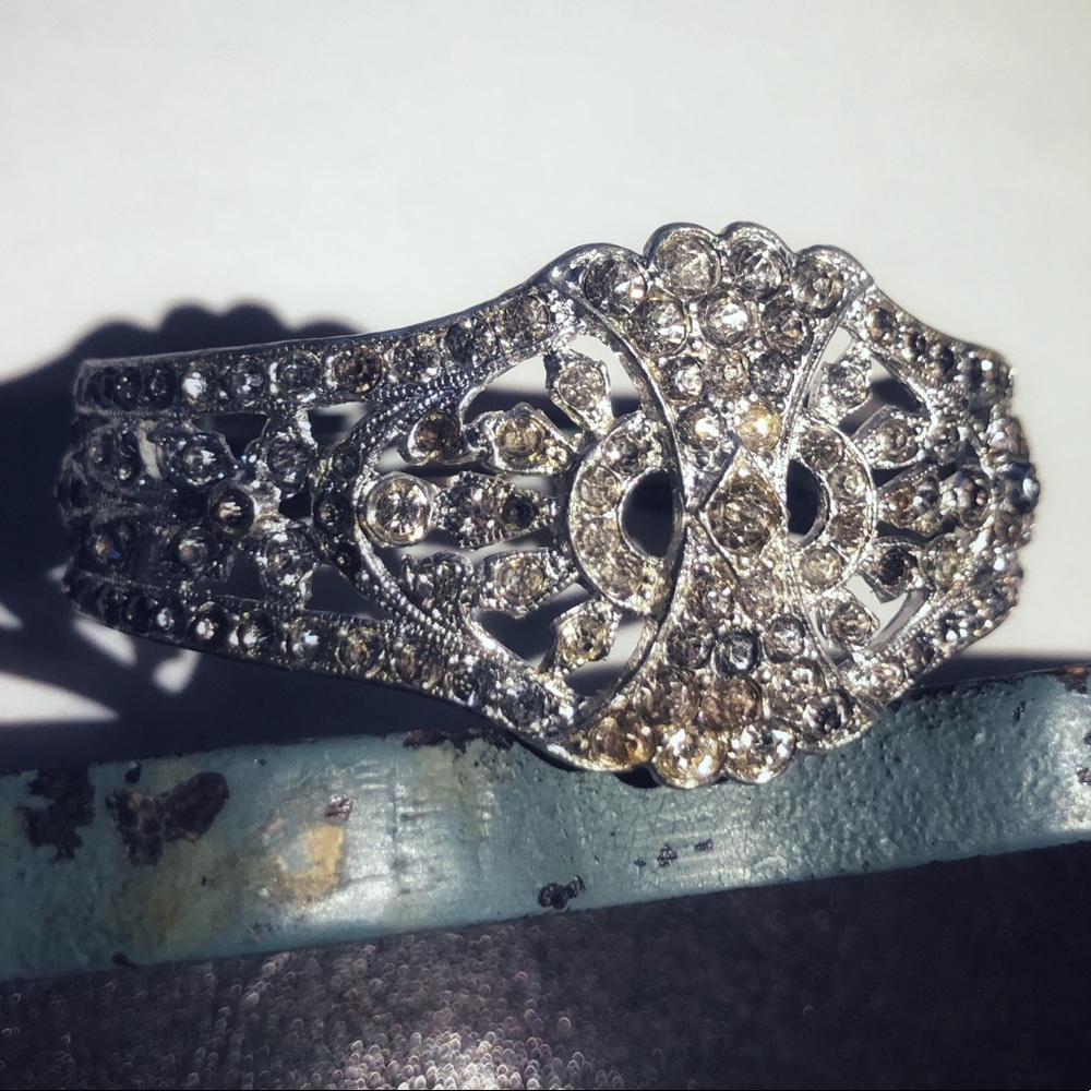 Vintage bracelet rhinestone silver tone w/clasp